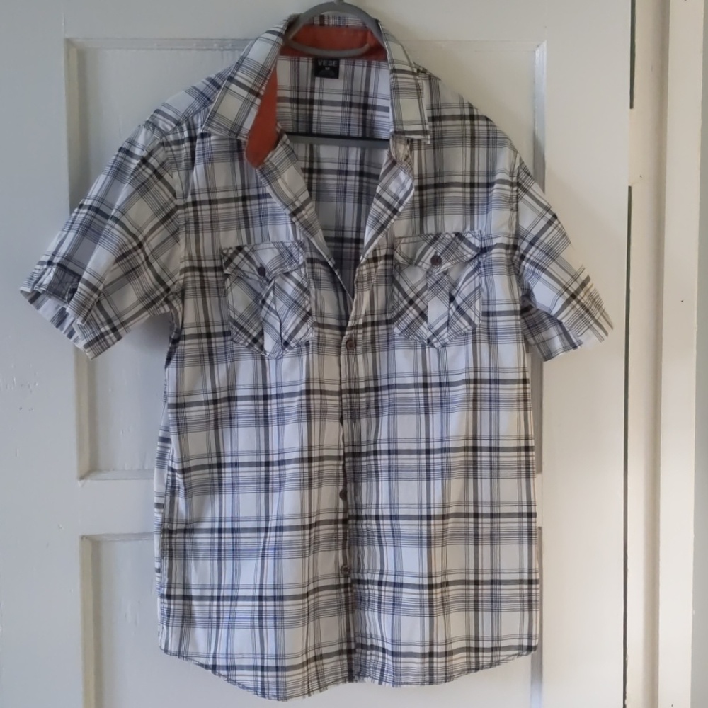 Vese button down shirt